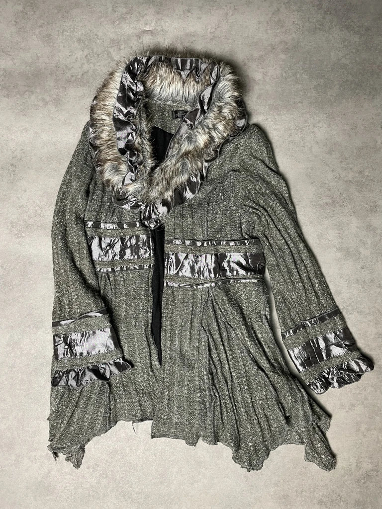 detail view, Nicole Sabattini Jumper with Missing Metal Closures, vintage Y2K second hand piece, image 6