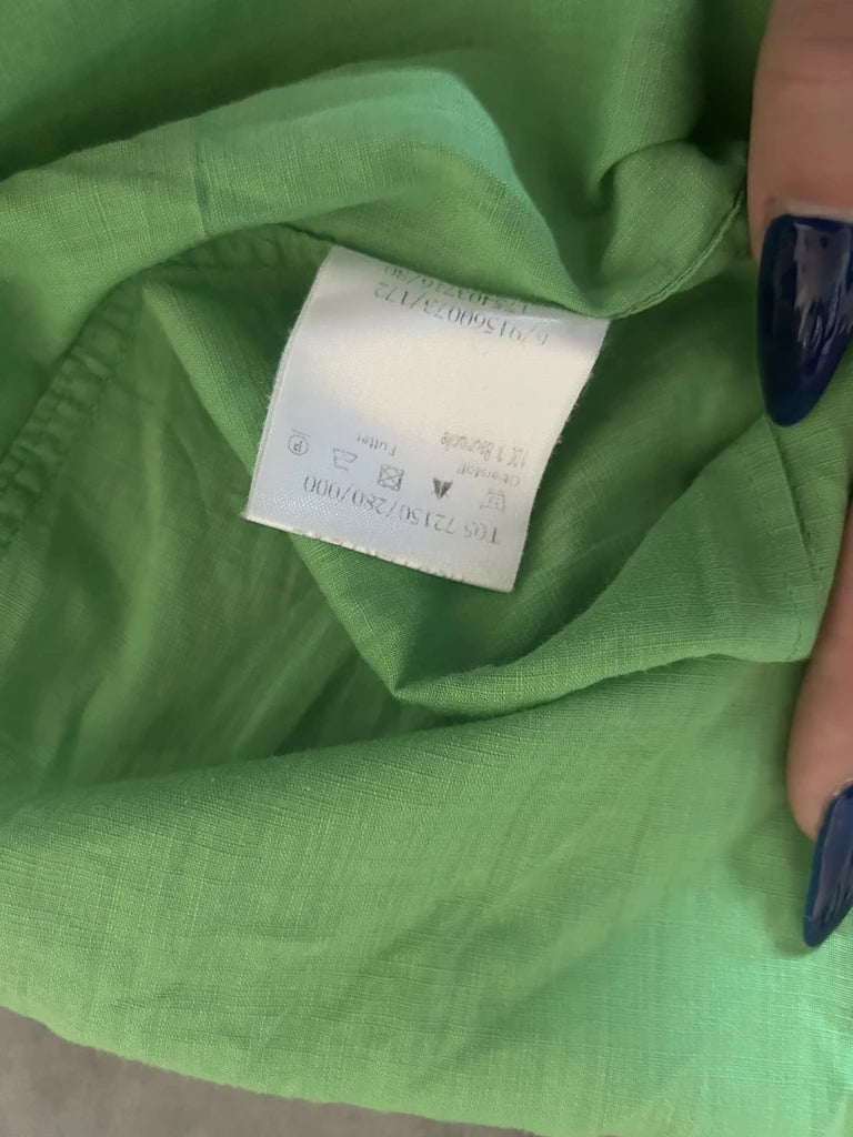 detail view, René Lezard Y2K Green Sleeveless Button-Up Top, vintage Y2K second hand piece, image 4