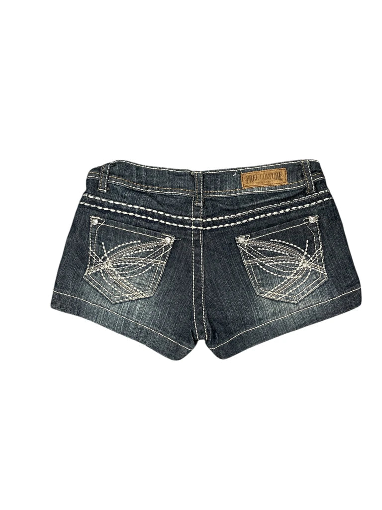 back view, Free Culture Dark Wash Vintage Denim Hotpants, vintage Y2K second hand piece