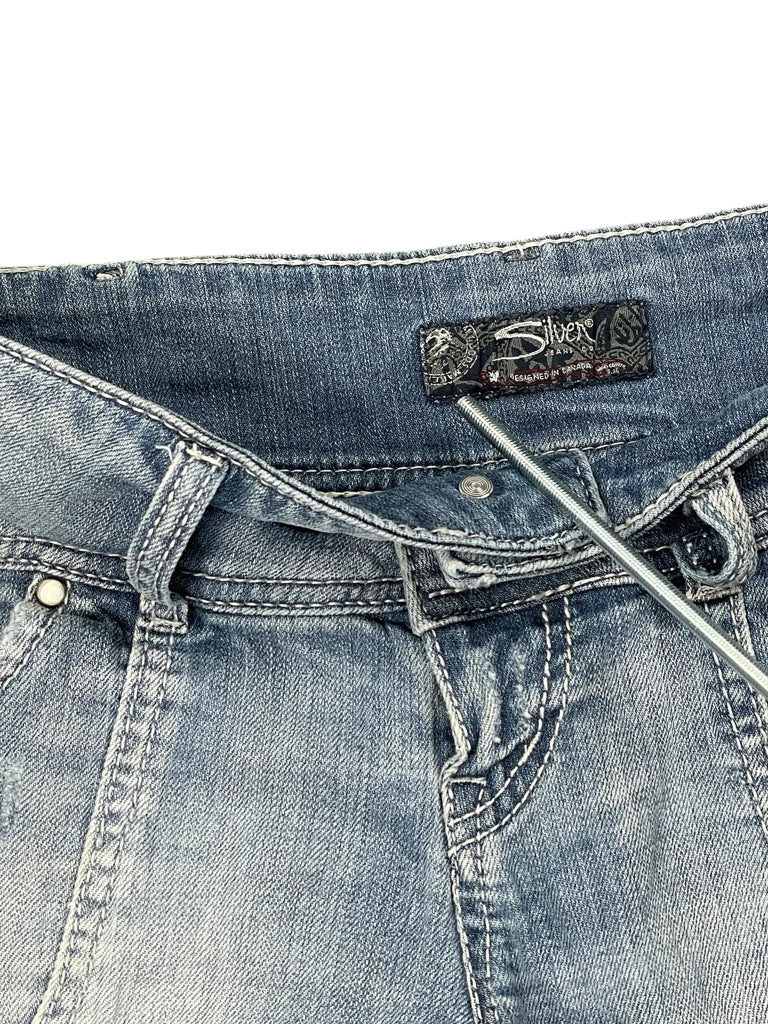 detail view, Silver Light Blue Distressed Denim Hotpants, vintage Y2K second hand piece