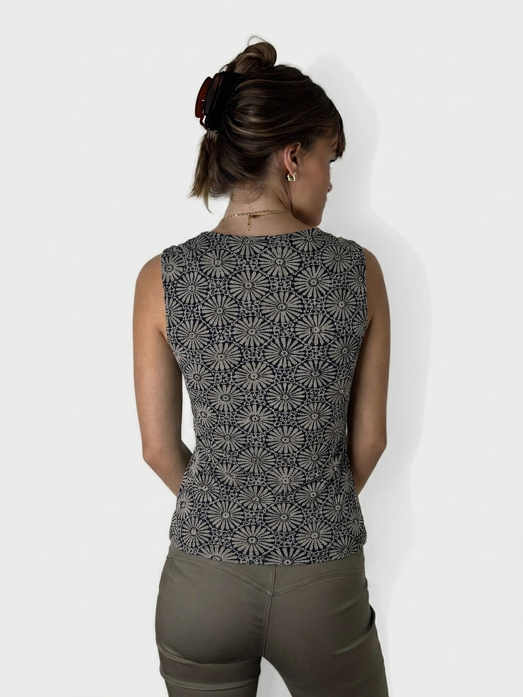 Chic Black Floral Print Tank Top (M)
