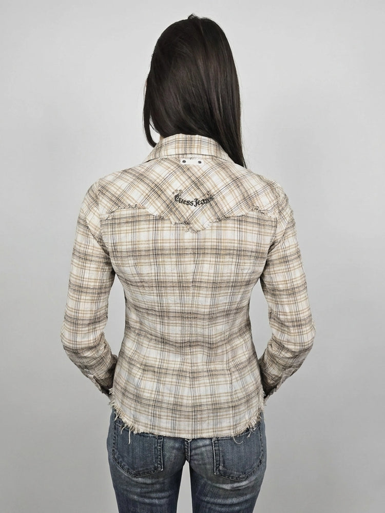 Chic Plaid Button-Up Shirt with Frayed Hem (L)