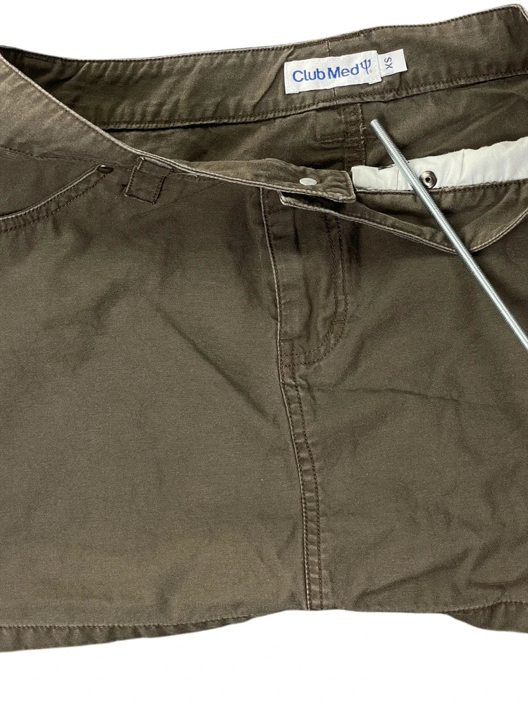 detail view, Club Med Grey Casual Mini Skirt with Embroidered Logo, vintage Y2K second hand piece