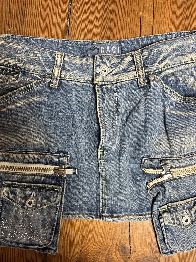detail view, Baci and Abbraci Blue Denim Skirt with Bags, vintage Y2K second hand piece