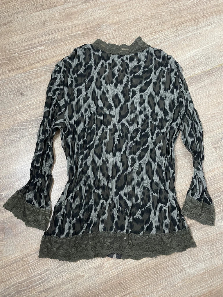 detail view, Jaipur Leopard Print Jacket, vintage Y2K second hand piece, image 4