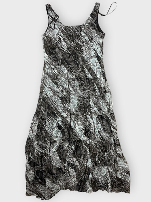 back view, Laura Viper Veil – Wild Mesh Maxi Dress (L?), vintage Y2K second hand piece