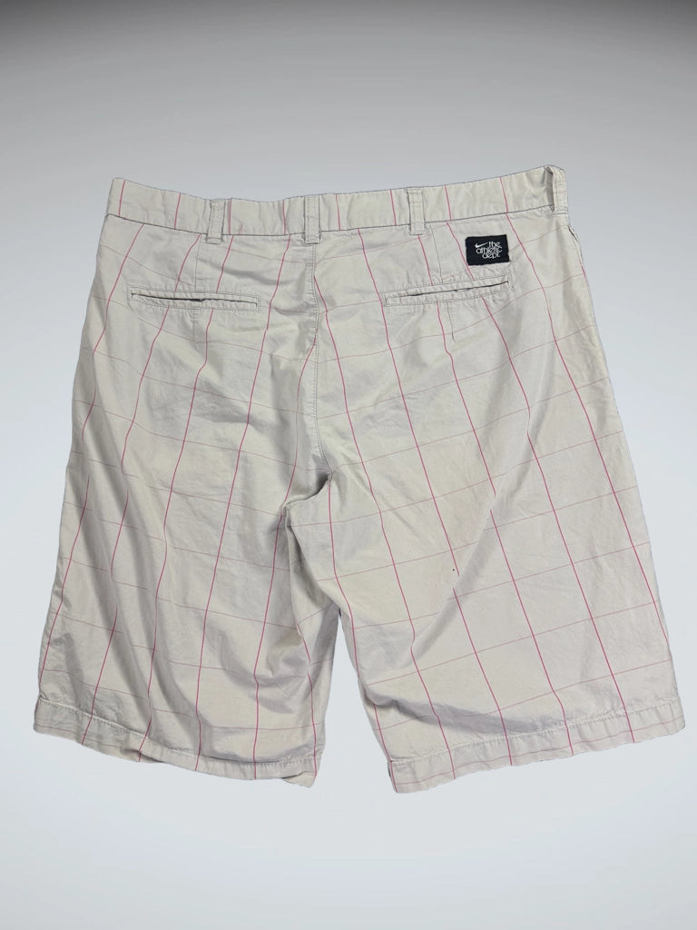 back view, Vintage Nike Plaid Check Summer Shorts, vintage Y2K second hand piece