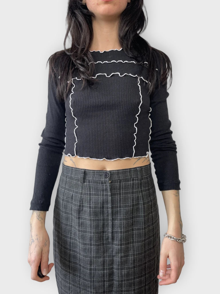 front view, Inside Long Sleeve Crop Top, vintage Y2K second hand piece