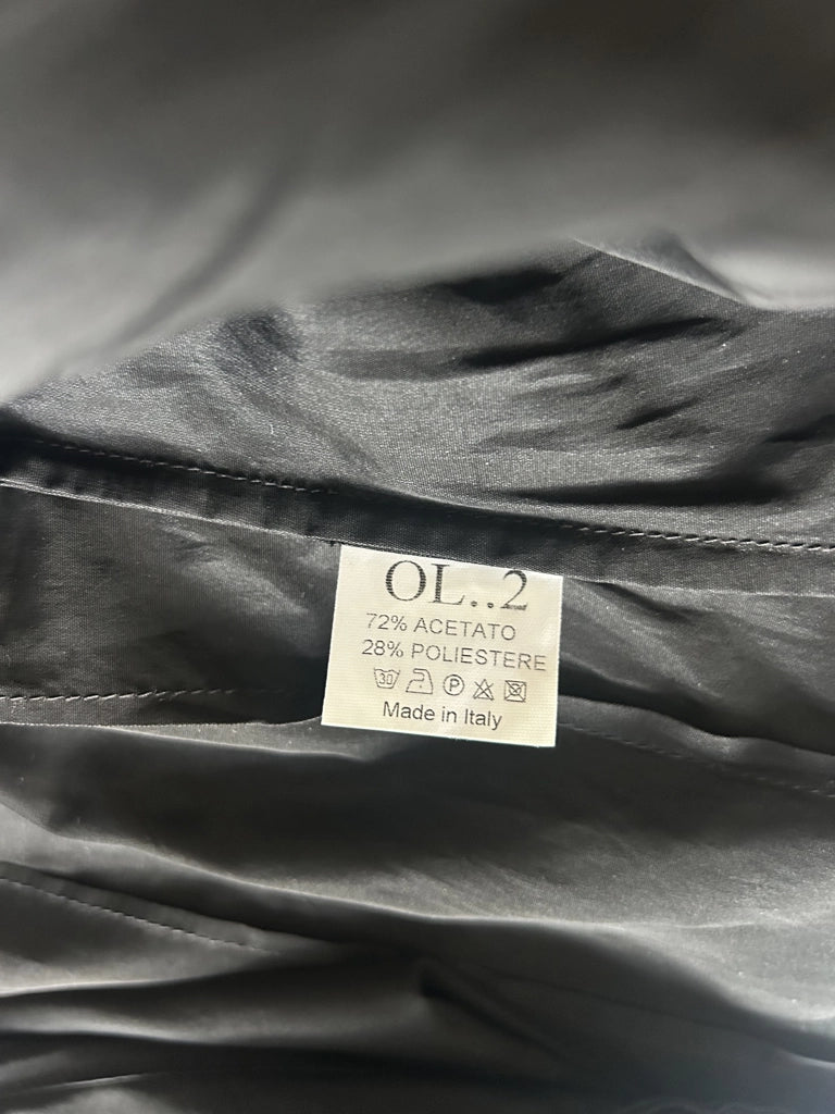 detail view, OL..2 Y2K Black Ruffle Collar Top, vintage Y2K second hand piece, image 4