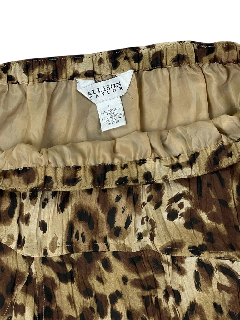 detail view, Gold animal pattern skirt by Allison Taylor, vintage Y2K second hand piece