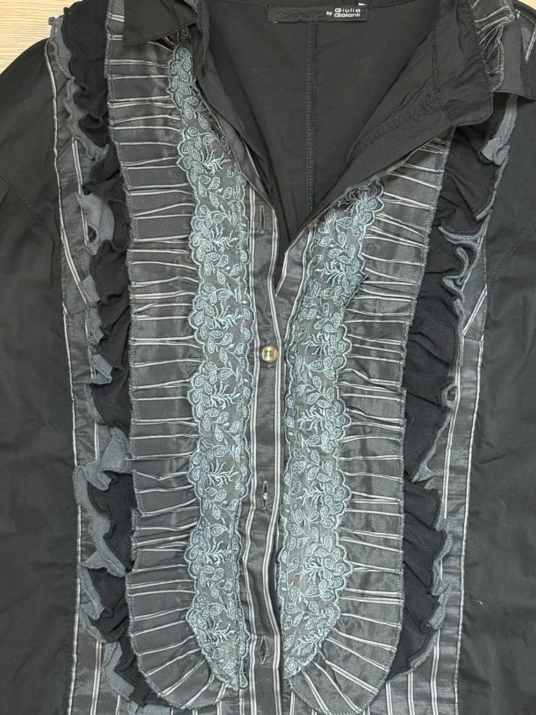detail view, chic by Giulia Galanti Y2K Black Ruffle Blouse, vintage Y2K second hand piece