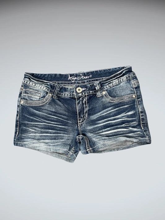 front view, Aryia Jeans Ariya Jeans Distressed Vintage Denim Hotpants, vintage Y2K second hand piece