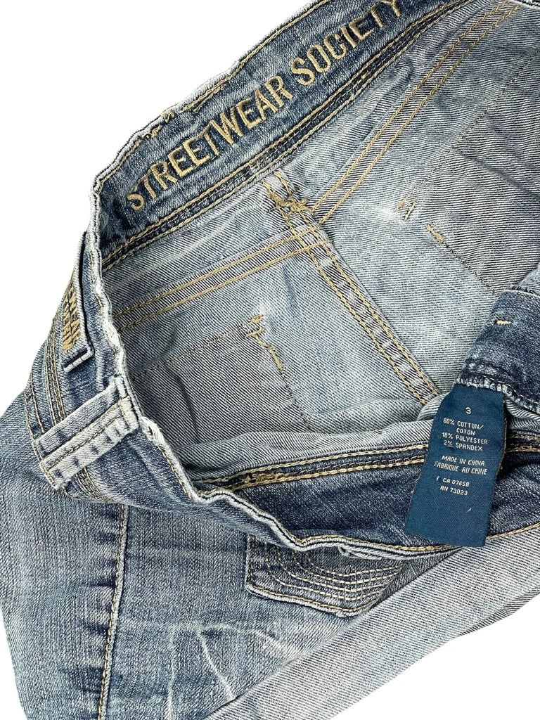 detail view, Streetwear Society pocket style denim hotpants, vintage Y2K second hand piece, image 5