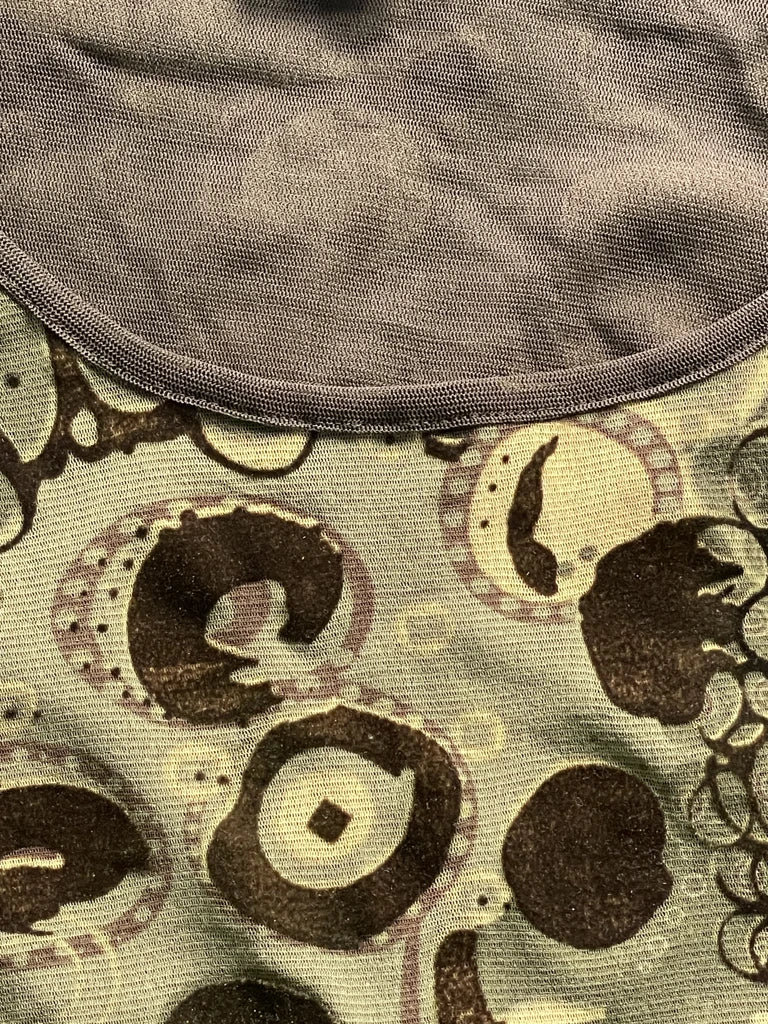 detail view, Tribal Abstract Nature Velvet Top, vintage Y2K second hand piece, image 4