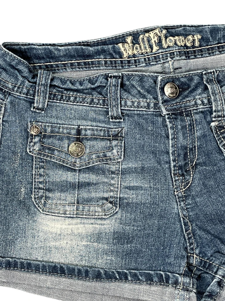 detail view, Wall Flawor Wall Flavor Pocket Detail Blue Denim Skirt, vintage Y2K second hand piece, image 4