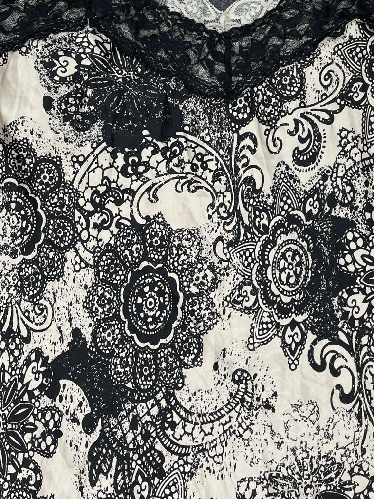 detail view, Dolled Up Alternative Beige Pattern Top, vintage Y2K second hand piece, image 4