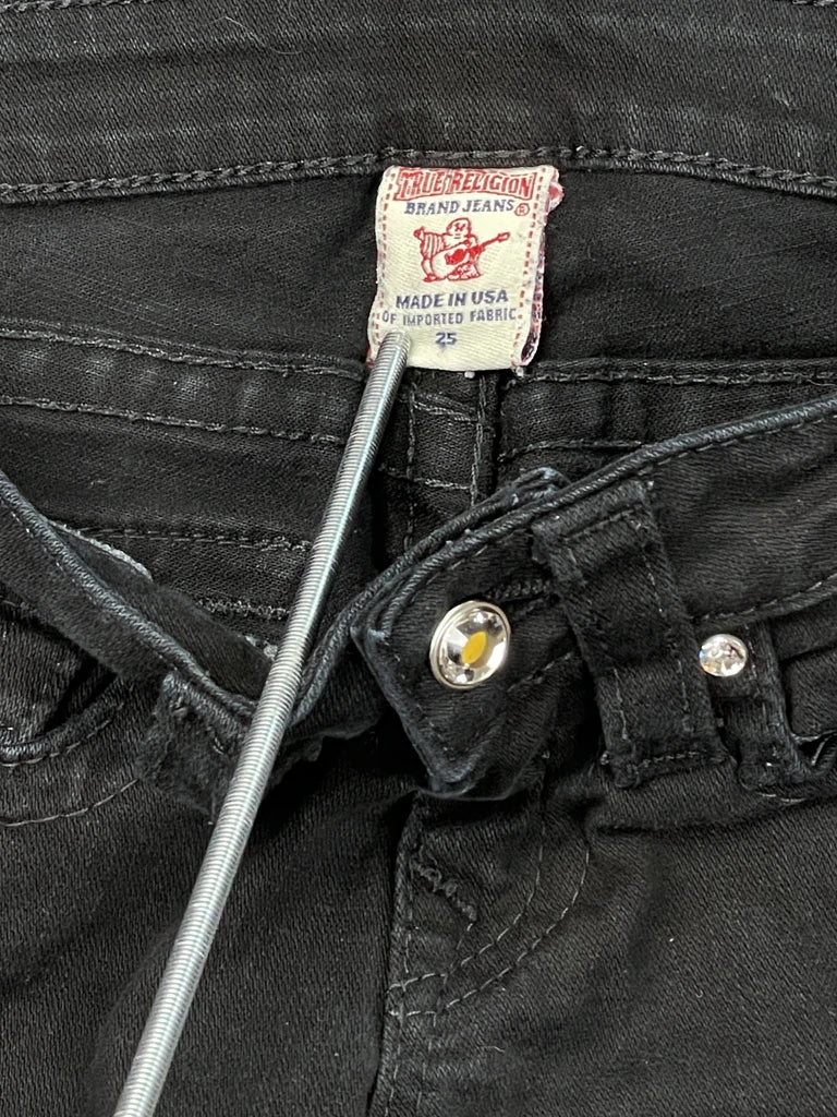 detail view, True Relgion Black Slim-Fit Jeans with Low Rise, vintage Y2K second hand piece