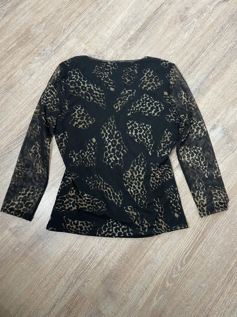 detail view, DKNY Leopard Shirt, vintage Y2K second hand piece, image 4