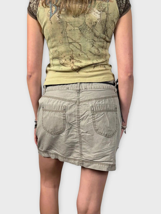 back view, H&M Earthtone Pocket Skirt in Cargo Style, vintage Y2K second hand piece