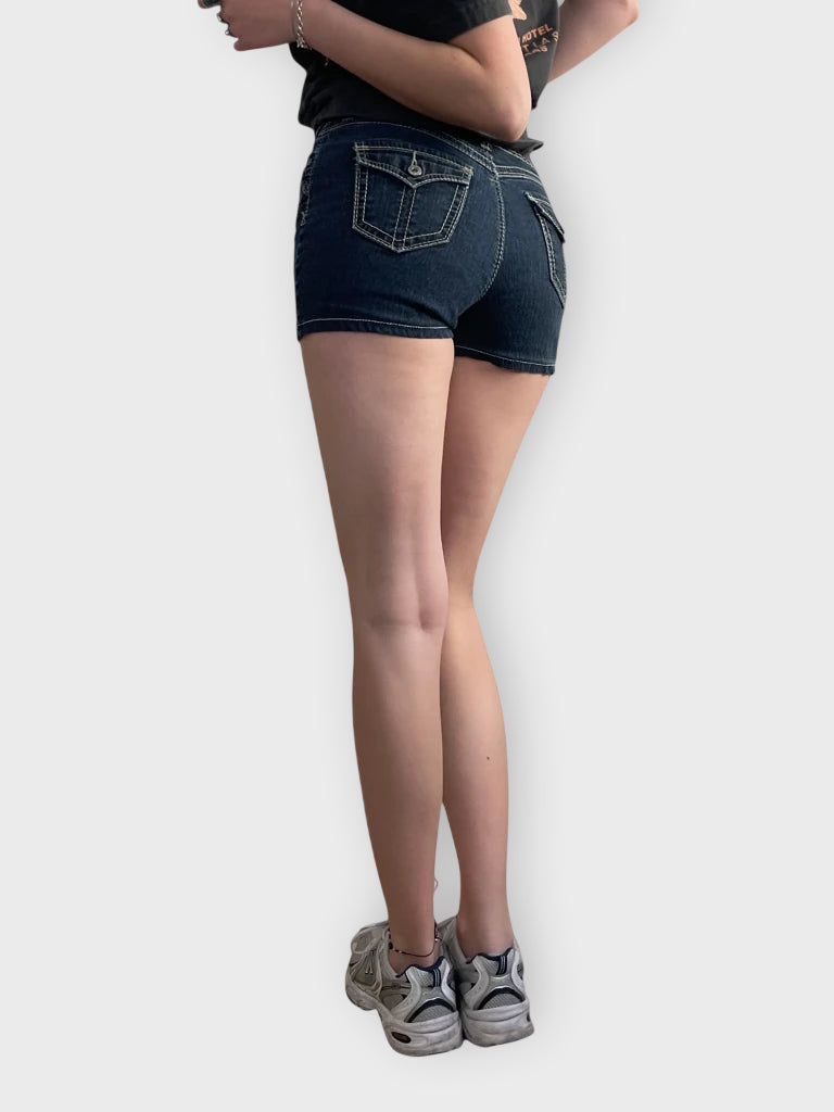 back view, Angels asphalt heat – double stitch denim shorts (XS?), vintage Y2K second hand piece