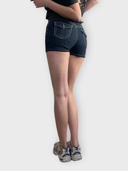 back view, Angels asphalt heat – double stitch denim shorts (XS?), vintage Y2K second hand piece