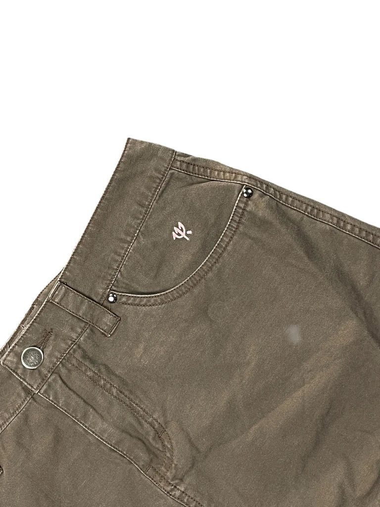 detail view, Club Med Grey Casual Mini Skirt with Embroidered Logo, vintage Y2K second hand piece, image 4