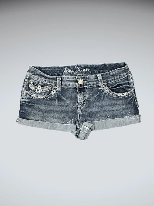 front view, Aryia Jeans Washed Blue Vintage Denim Hotpants, vintage Y2K second hand piece