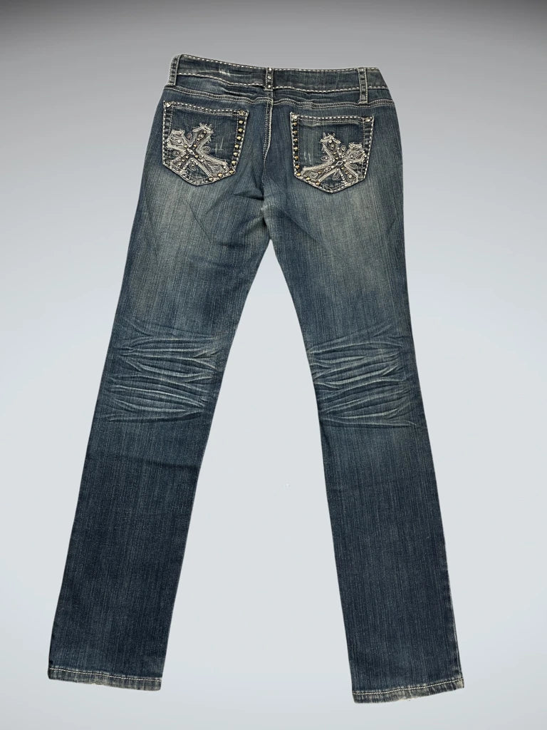 front view, Seduction Fd Light Wash Straight-Leg Jeans with Studded Pockets, vintage Y2K second hand piece