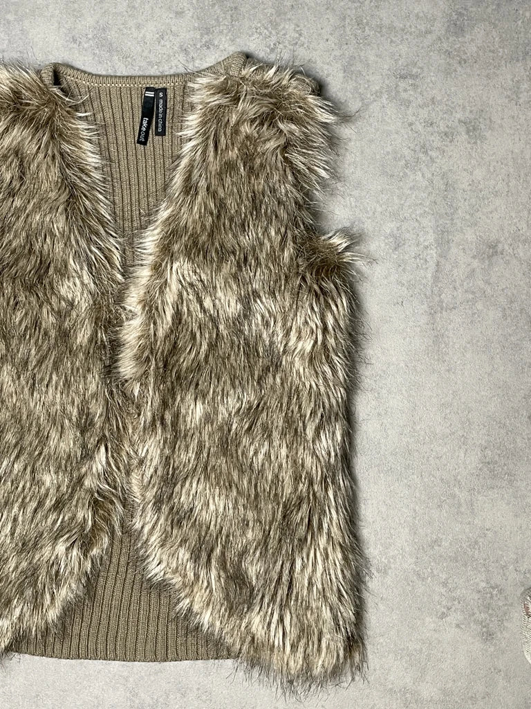 detail view, Take Out Fur Gilet, vintage Y2K second hand piece, image 4