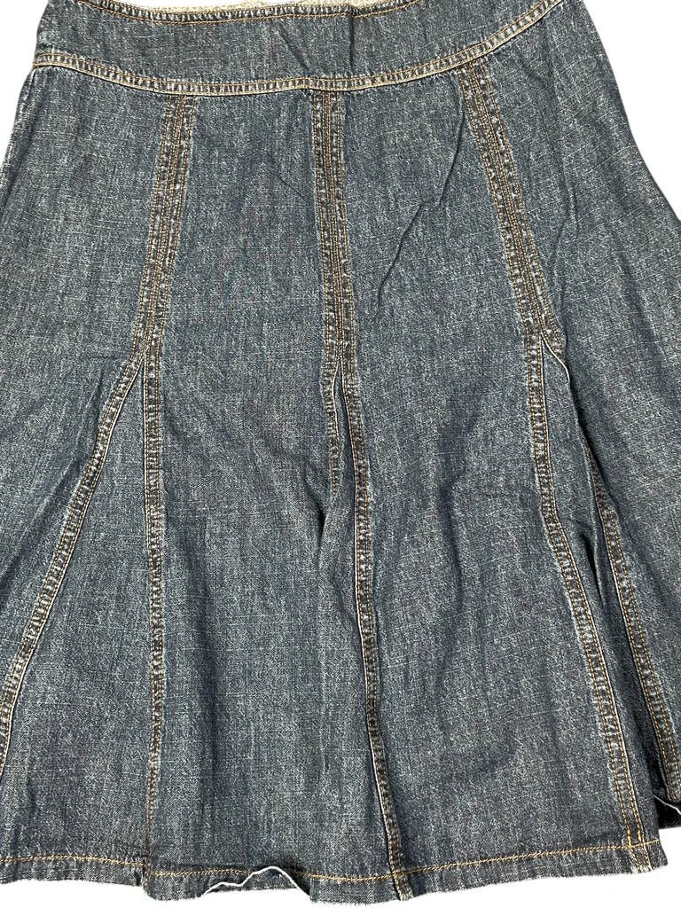 detail view, Borden Flared Panel Denim Skirt, vintage Y2K second hand piece, image 4