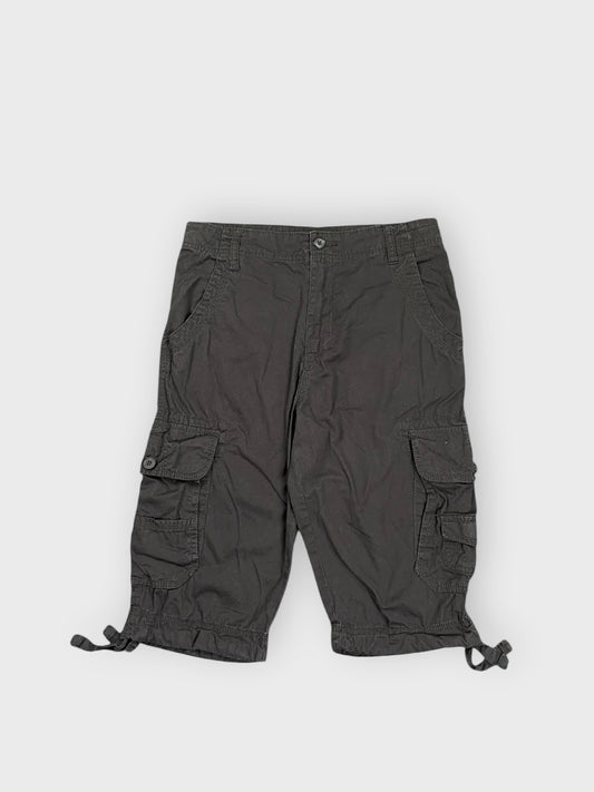 front view, Faded Glory Black Cargo Shorts, vintage Y2K second hand piece