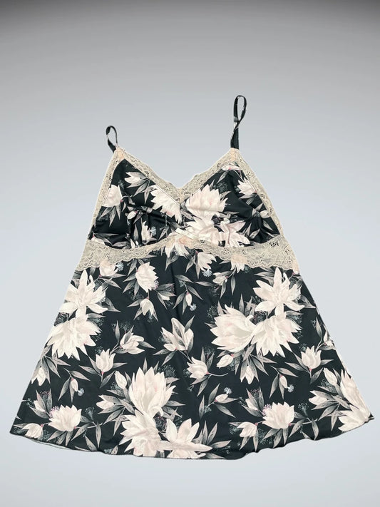 front view, La Vie en Rose Pink Floral Dessous Top, vintage Y2K second hand piece