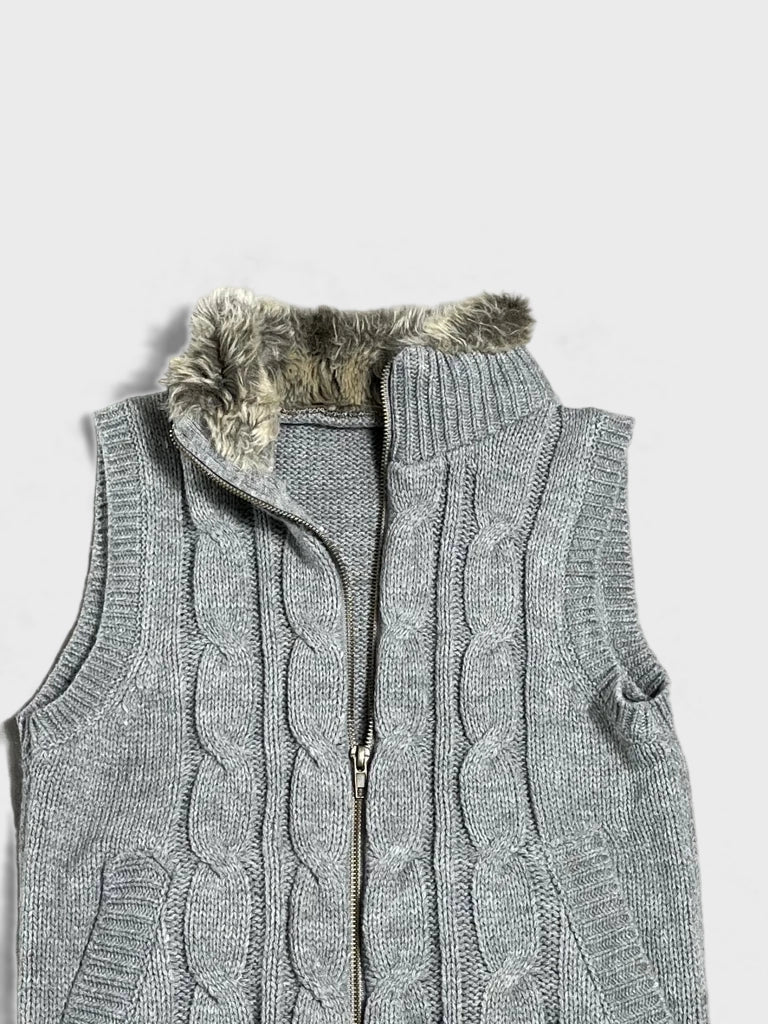 detail view, fur gilet, vintage Y2K second hand piece, image 4