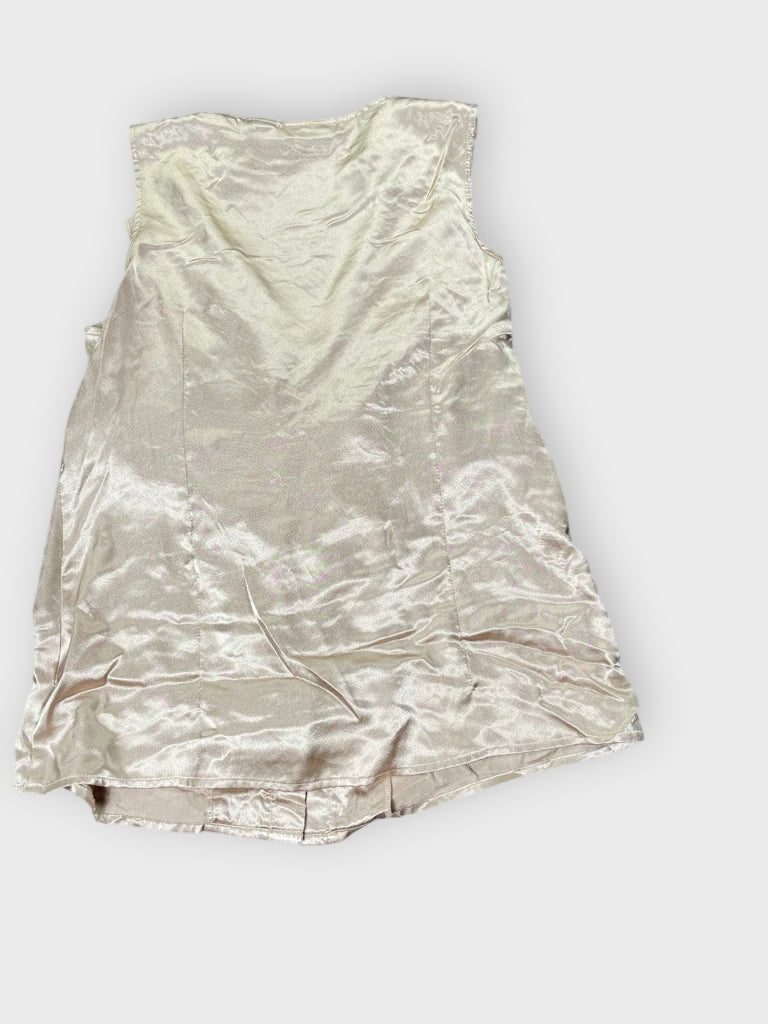 detail view, Apostrophe white rose sequin tank, vintage Y2K second hand piece, image 4