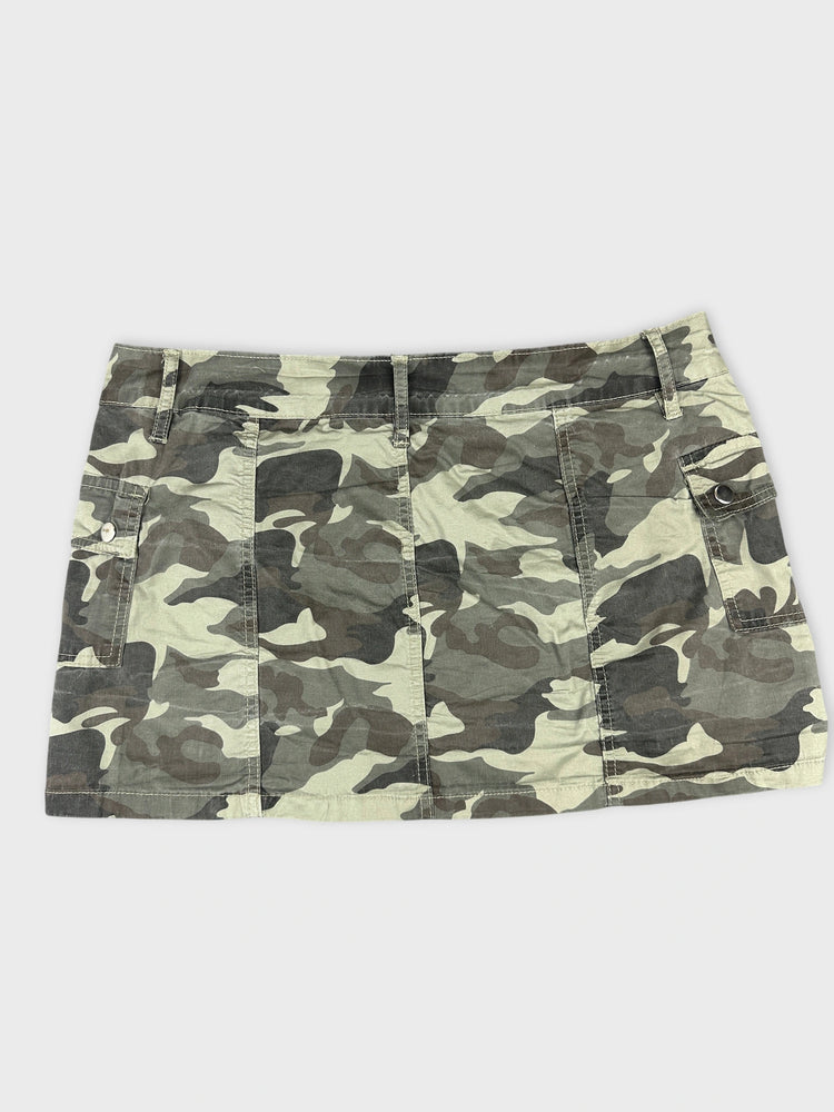Camo Mini Skirt with Cool Detailing (W35 / XXL)