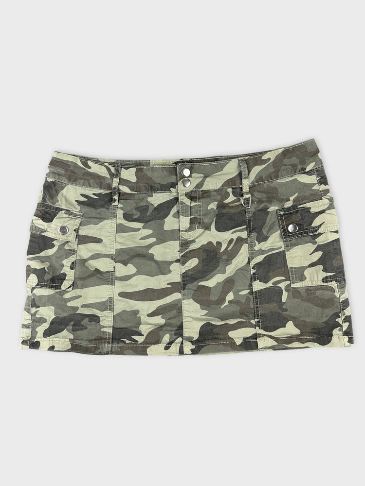 Camo Mini Skirt with Cool Detailing (W35 / XXL)