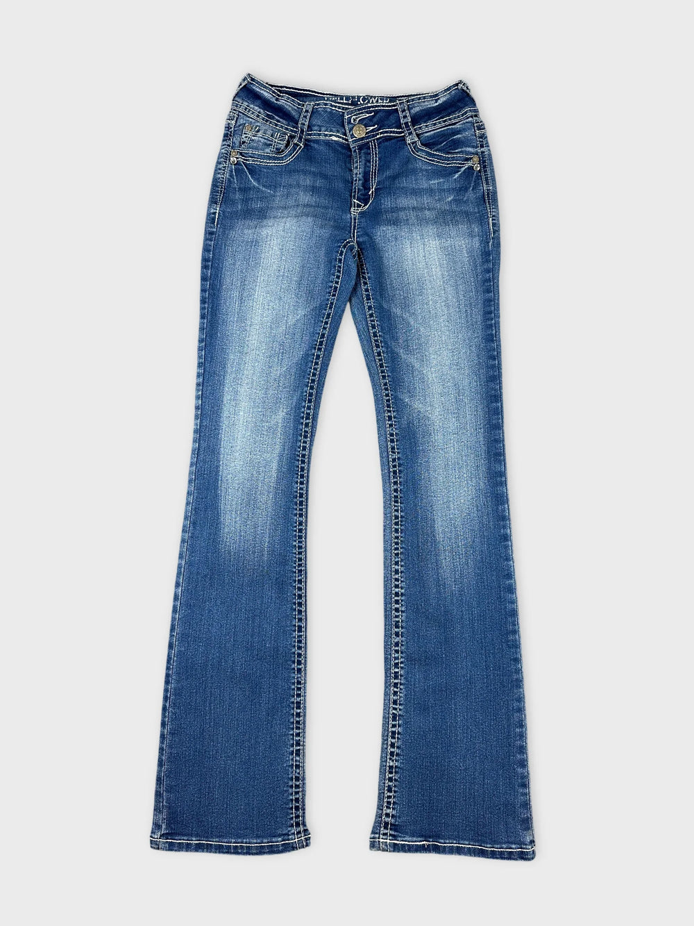 Front view of wide jeans in dark blue with a faded wash.