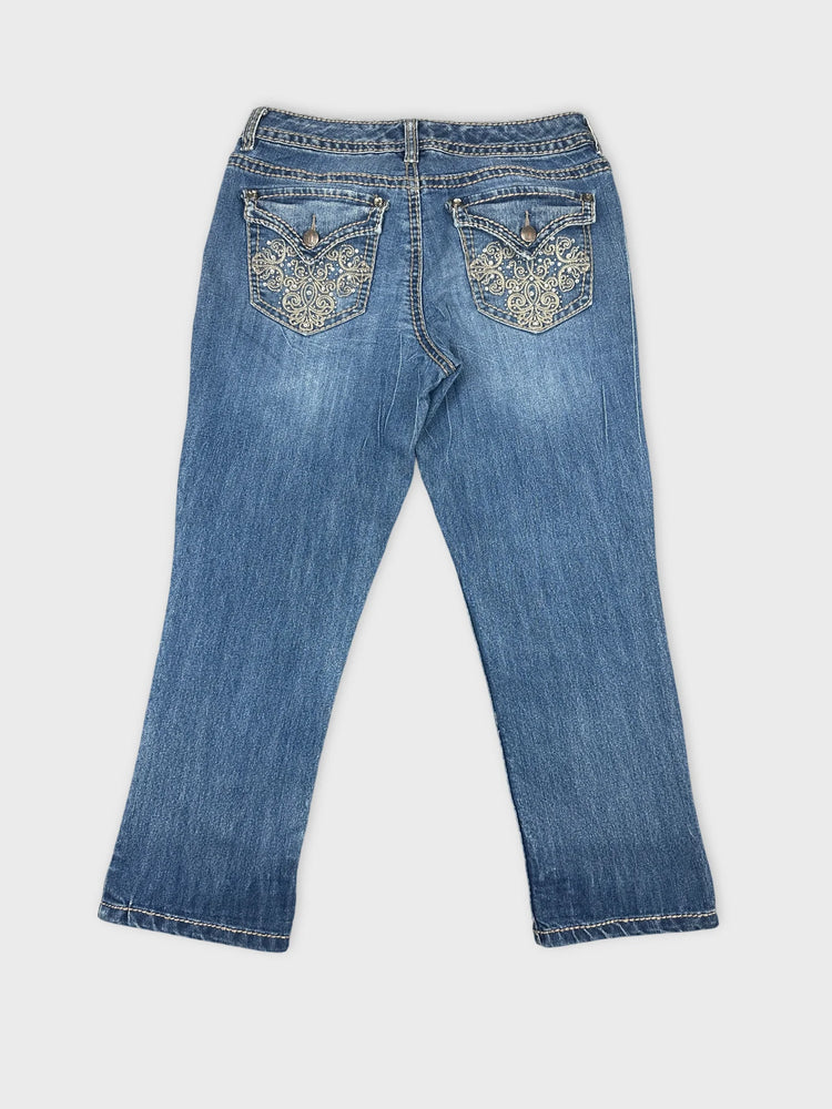 Chic Light Blue Denim Jeans with Flattering Fit (W29 / M)