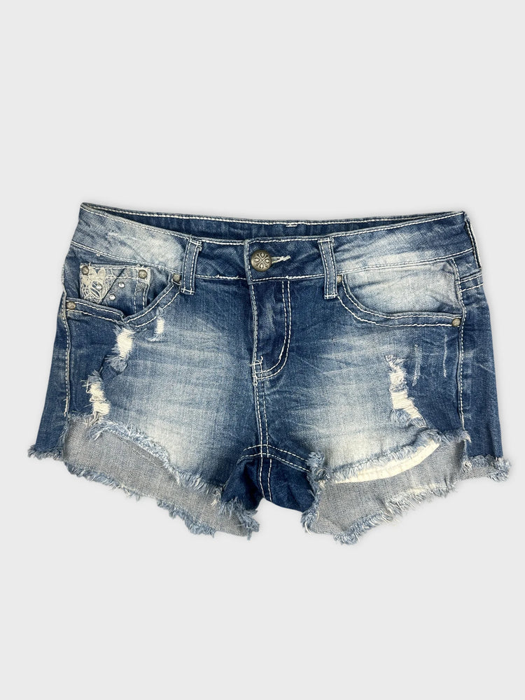 Chic Denim Shorts with Distressed Edges (W28 / M)