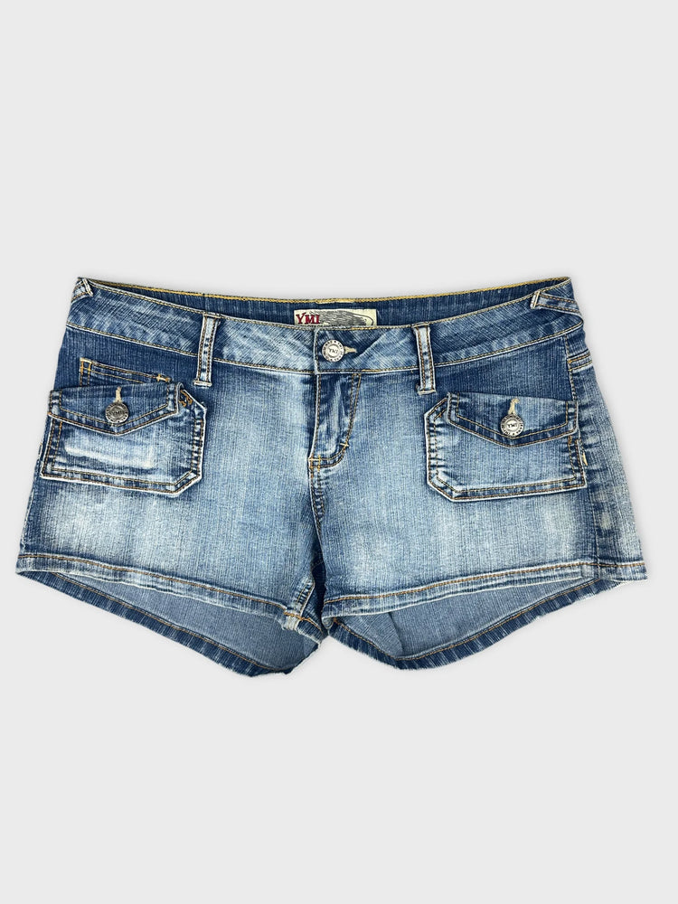 Edgy Denim Shorts with Distressed Detailing (W29 / M)
