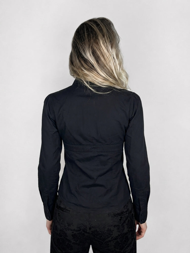 Chic Black Button-Up Shirt with Fitted Design (M)