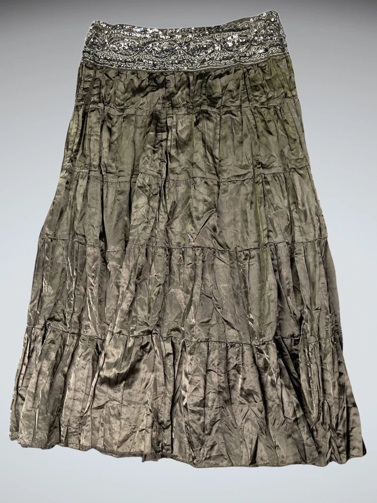 Classic green pleated skirt by Laura Petites (M)