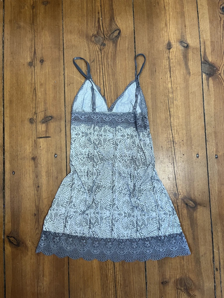 Mini dress with lace