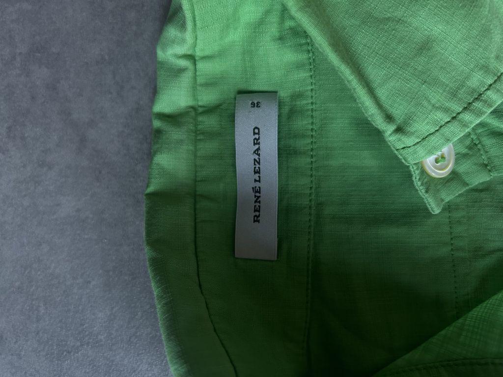 Green sleeveless button up