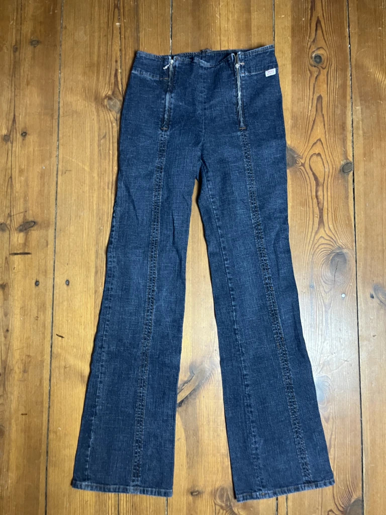 Blue Jeans with Zipper Detail
