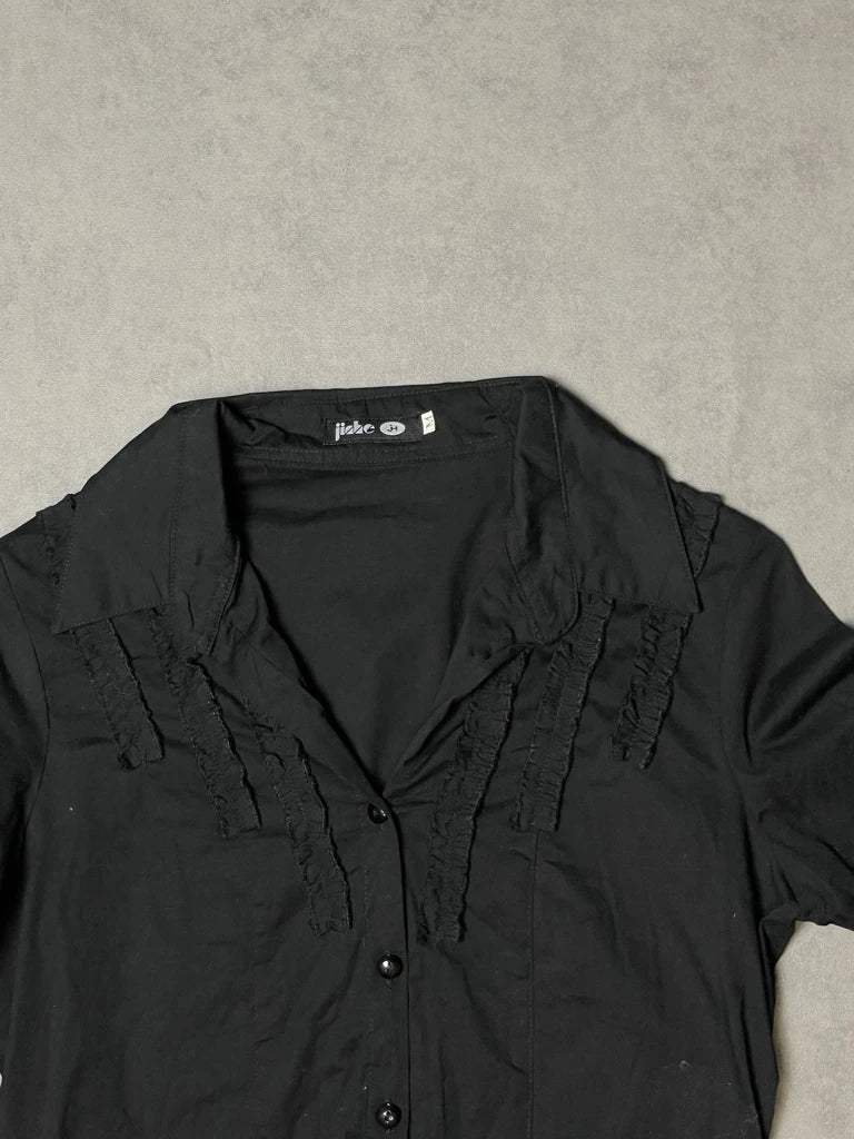 Black shirt
