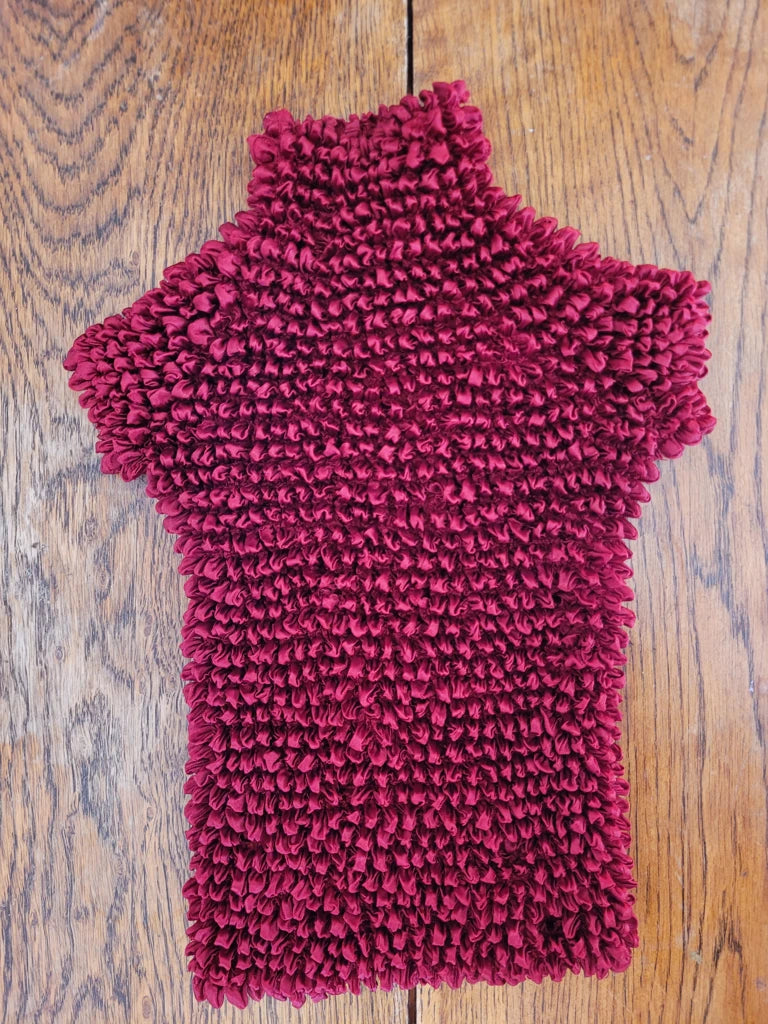 Red ribbed T-shirt