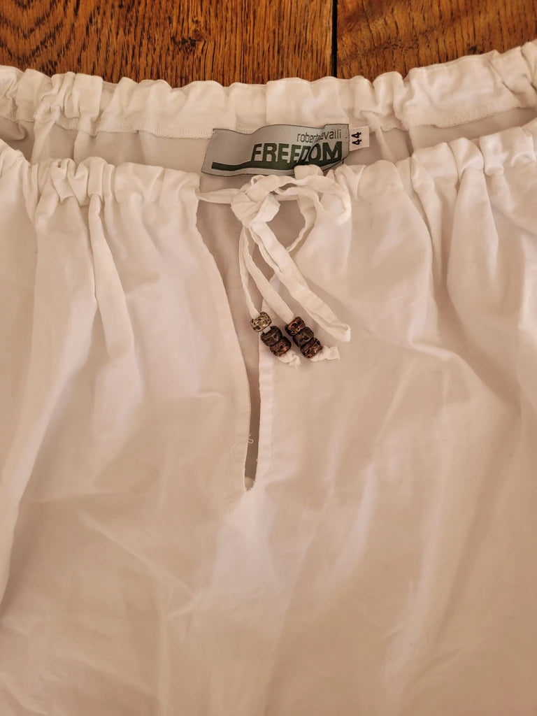 Short-sleeved blouse