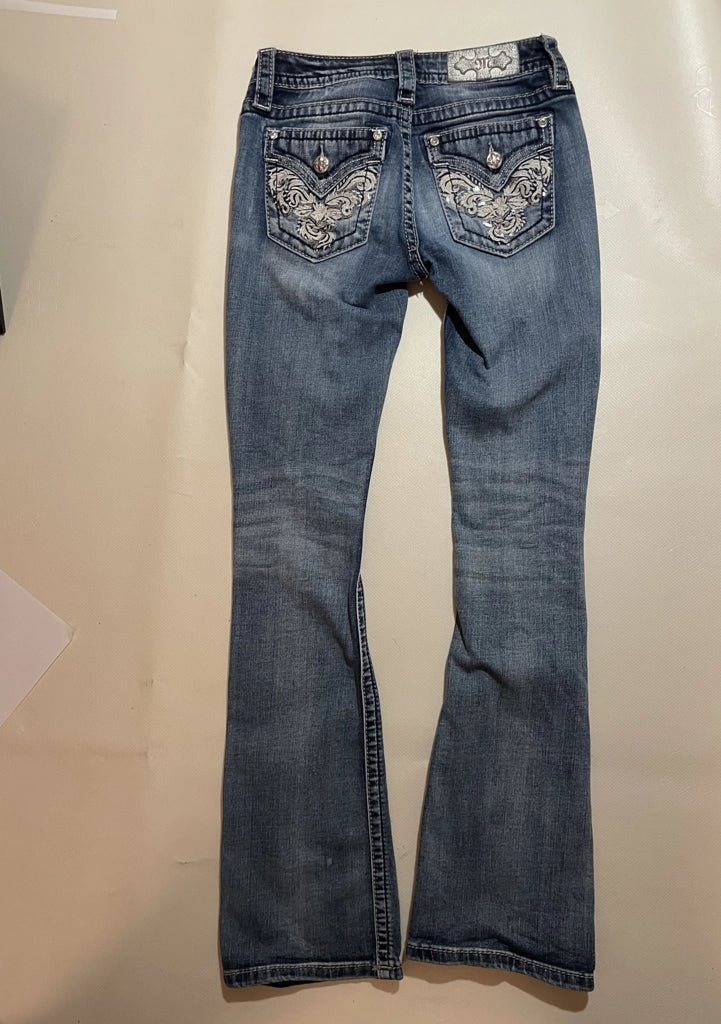 Embellished Low Rise Bootcut Jeans Miss Me Vintage Denim (S)