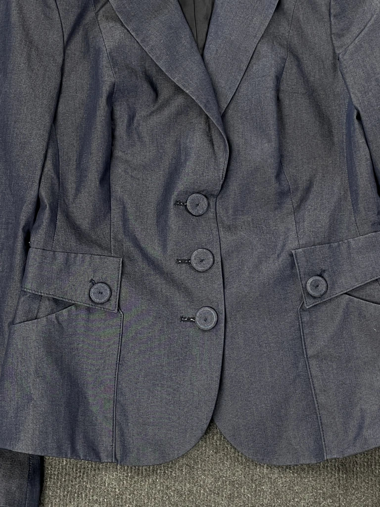 Navy Blue Tailored Blazer with Structured Silhouette (M)